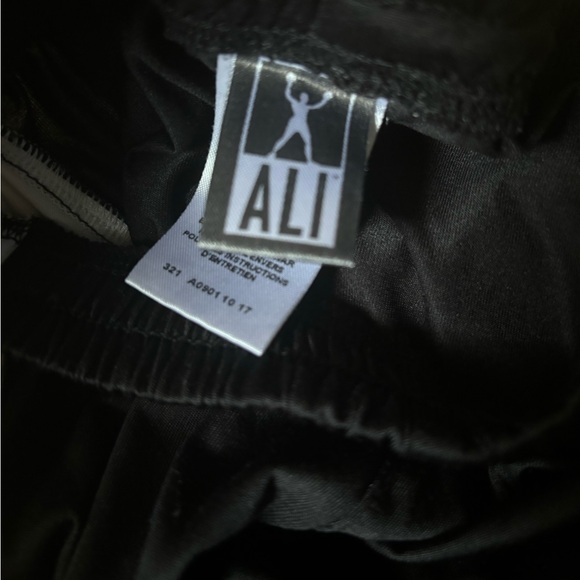 Ali Infant Shorts - Picture 2 of 4